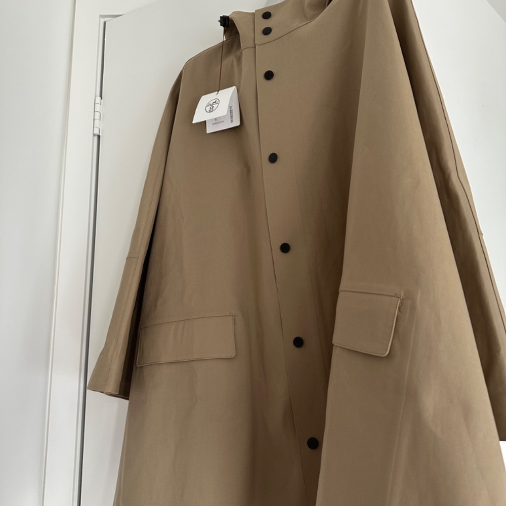 Hermes allure all-purpose cape 🧥 - Picture 6 of 6